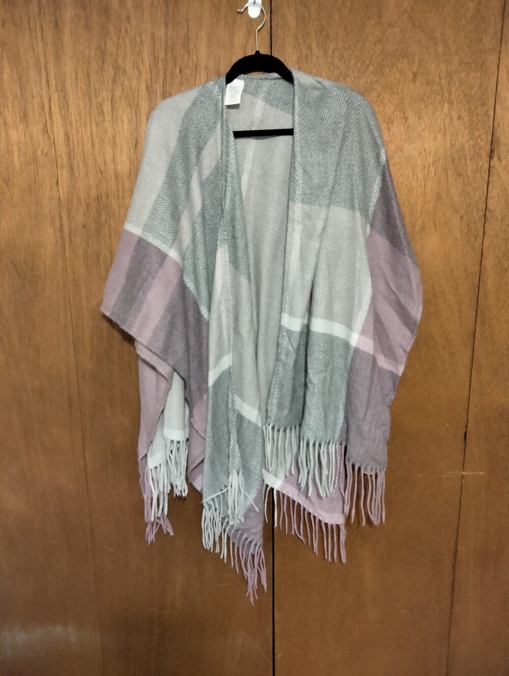 Woolrich Gray and Lavender Fringe Shawl